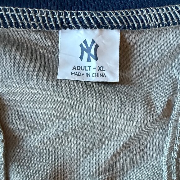 New York Yankees Baseball Hockey Sports Jersey XL - Picture 7 of 10